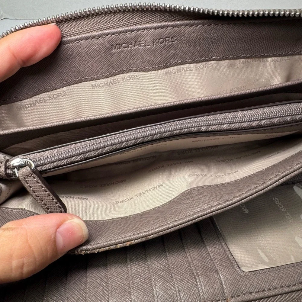 Michael Kors Saffiano Leather‎ Zip Around Accordion Continental Wallet in Taupe